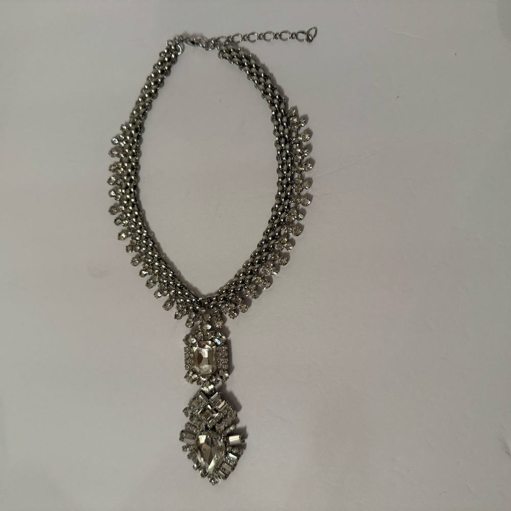 VINTAGE NECKLACE SILVER TONE RHINESTONE PRONG SET MULTI SHAPE STATEMENT DROP - Picture 6 of 10